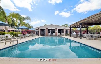 Dominium-Regency Gardens-Pool
